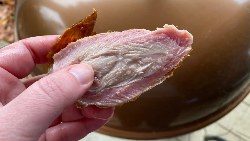   Billede til artiklen med titlen Smoke Your Turkey the 'Wrong Way' på en kulgrill